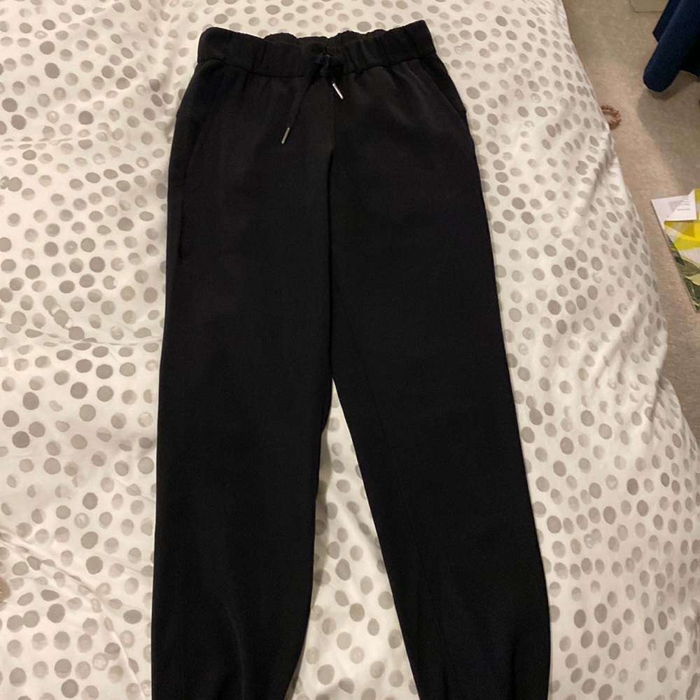 Lululemon joggers in like new condition